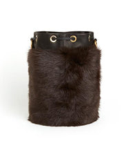 画像をギャラリービューアに読み込む, Drawstring Shearling Bag with 2 Way Shoulder Strap - L / Brown Shearling & Black - (ki:ts)