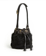 画像をギャラリービューアに読み込む, Drawstring Shearling Bag with 2 Way Shoulder Strap - S / Black Shearling & Black - (ki:ts)