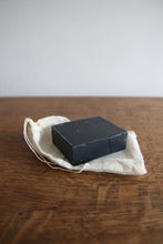 画像をギャラリービューアに読み込む, Charcoal Soap - harvest