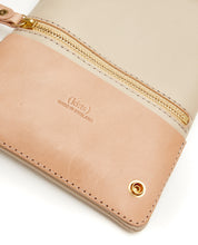 画像をギャラリービューアに読み込む, Fold Purse with shoulder strap / Cafe Latte - (ki:ts)