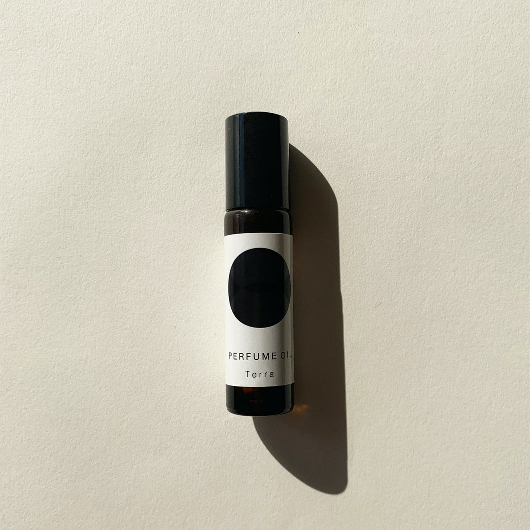 Perfume Oil / Terra | Grounding - a conscious edit